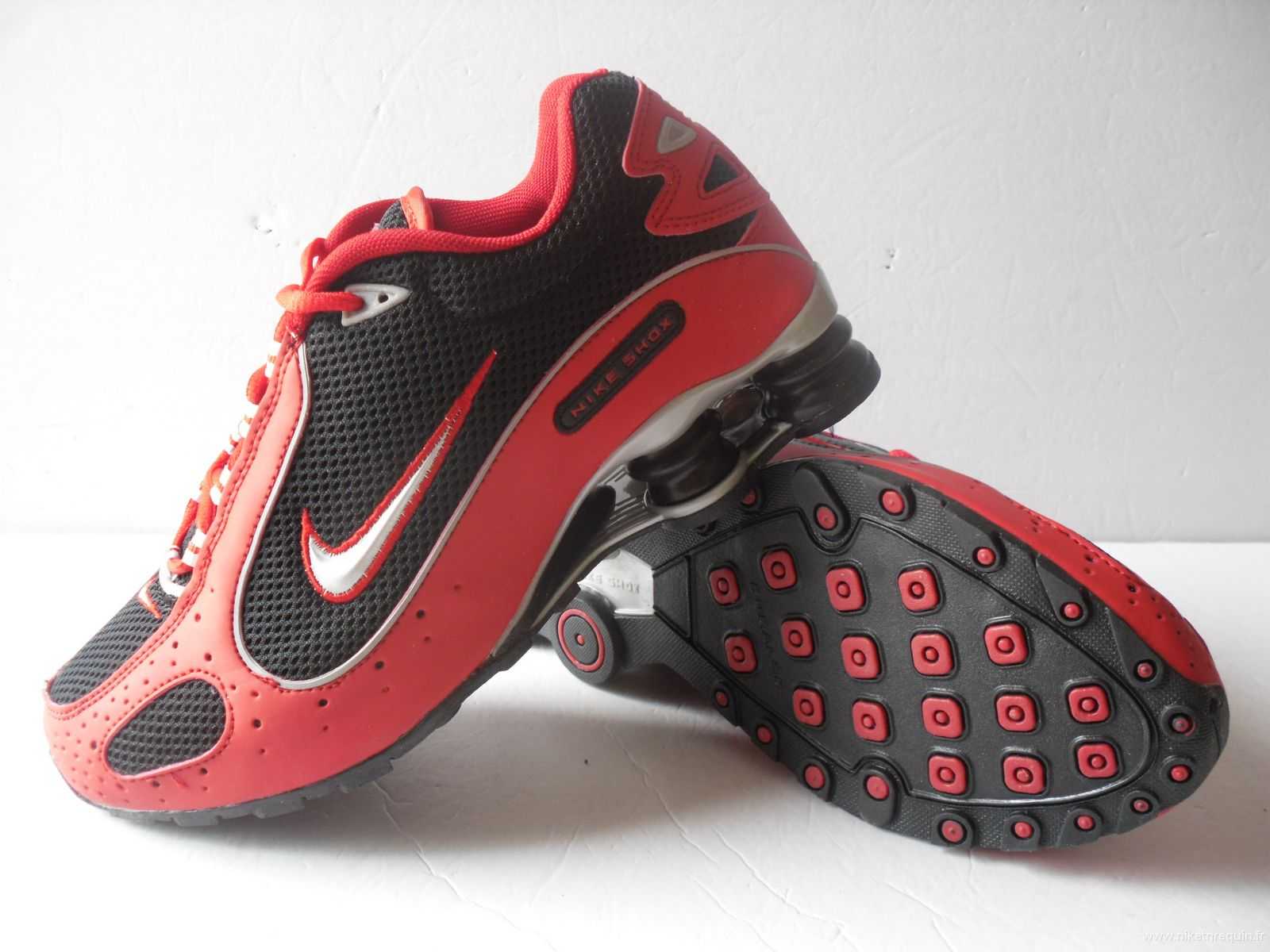 rouge et noir Nike Shox R4 Demon (1).JPG